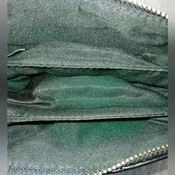 Black quited purse (missing small chain strap) EUC - Picture 7 of 7